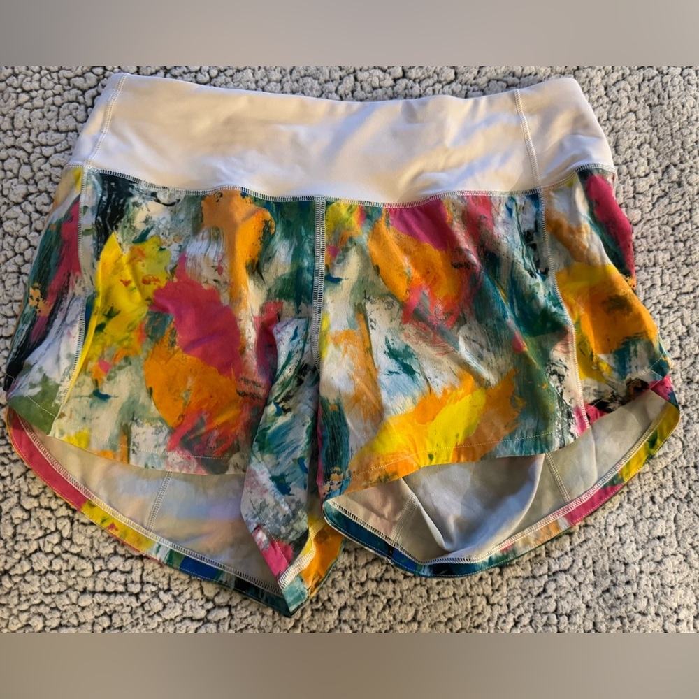 NWT Lululemon Hotty Hot Shorts size 6